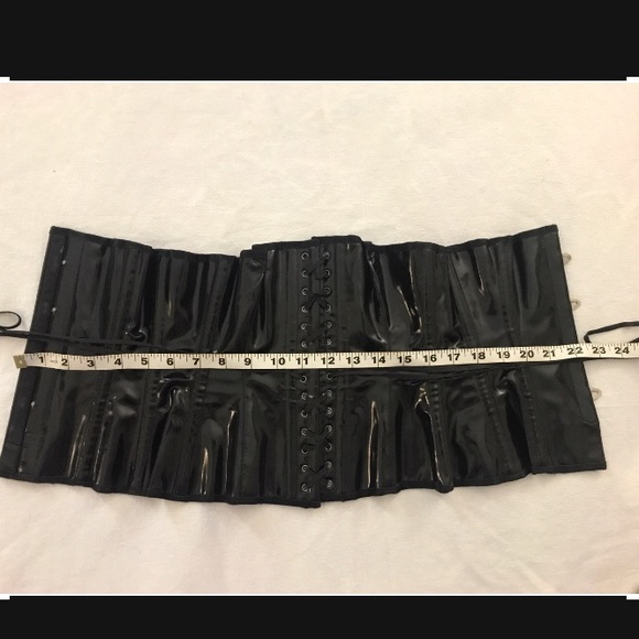 Vintage Black Patent Beauty Corset - Picture 9 of 14